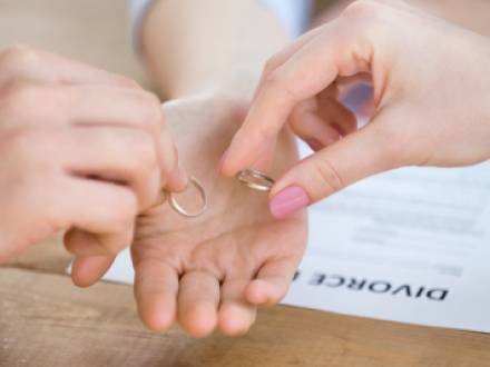 Oswego, IL divorce lawyer